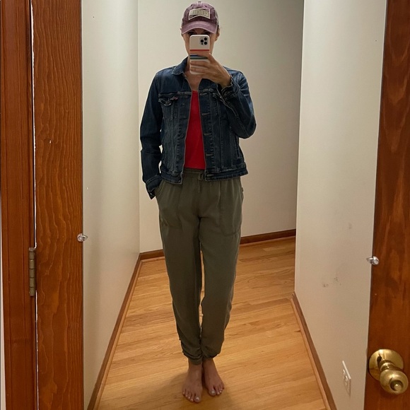 Levi’s Denim Jacket - Picture 8 of 8